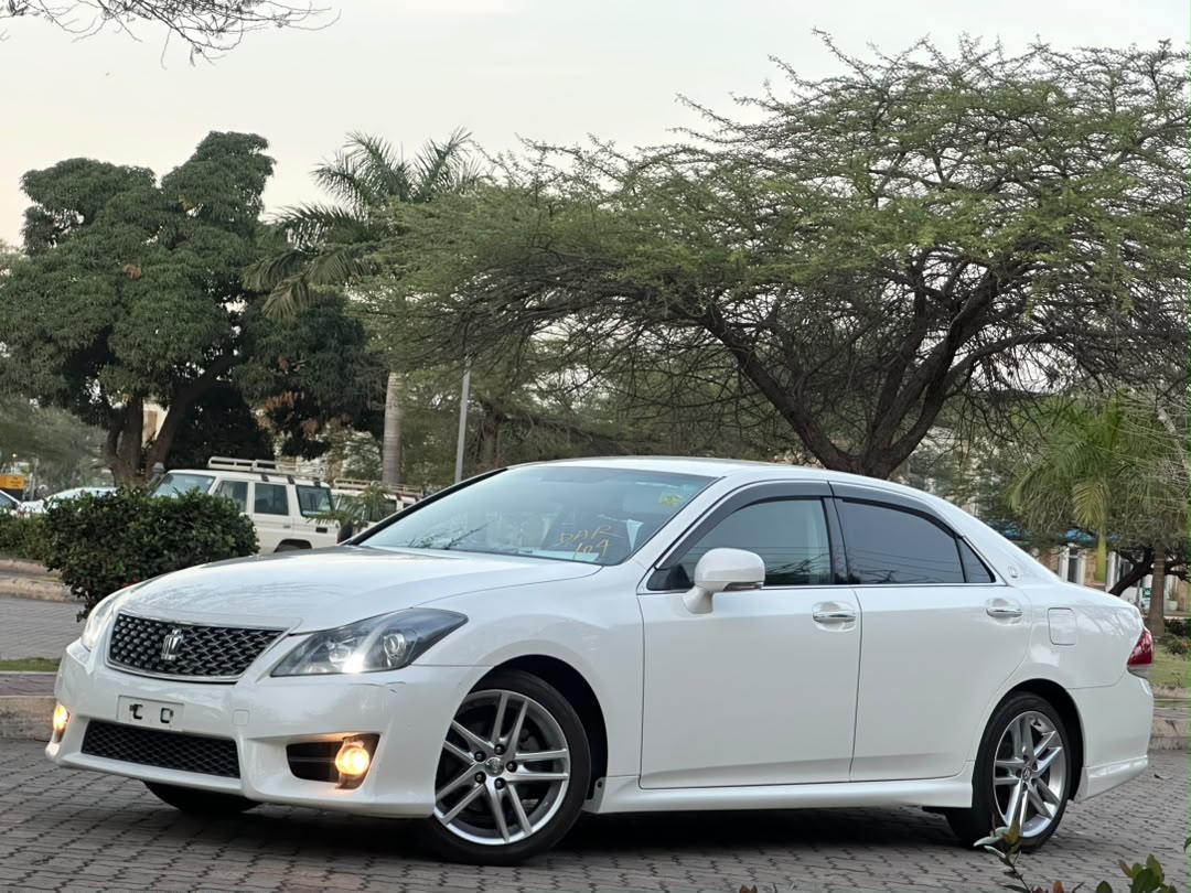 TOYOTA CROWN ATHLETE NEW MODEL thumbnail 3